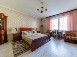 Апартаменты с 3 спальнями на Моисеенко 5 - 8 человек