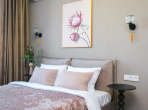 Большая Однокомнатная Квартира с Видом на Реку и Новым Ремонтом