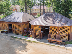 Tri Medvedya Guest House
