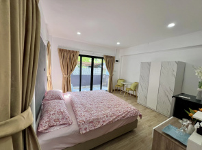 Paradise Corner Apartments