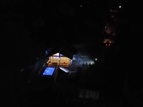 Частный Дом с Бассейном Мансардой и Видом на Горы