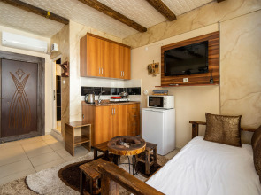 Pi Home & Apartments