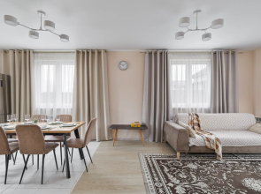 Prostorny Ryadom S Gorodom Private house