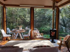 Zhivopisniy ostrov Camping