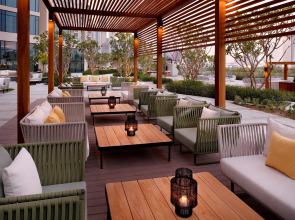 Отель Vida Emirates Hills