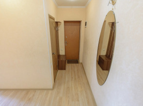 Апартаменты Комфортная Уютная 2-Комнатная Квартира в Центре с Парковкой