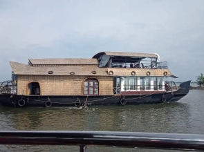 Sreekrishna one Bedroom Private Houseboat Hotel