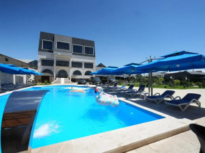 Ketrin Hotel Restaurant