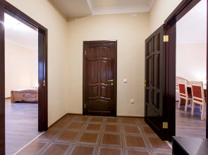 Отель Корона