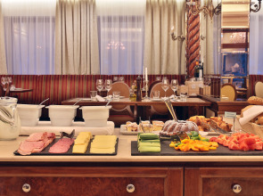 Resort Retro Riverside Wellness