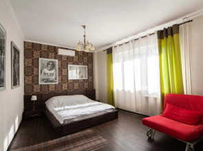 S Dzhakuzi I Otdelnoy Spalney Apartments
