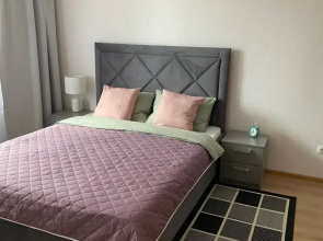 Prostornaya Kvartira V 5 Min Ot Nii Petrova/Granova Lodging House