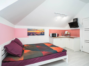 BaltAtlantik nomer v stile Barbi Flat