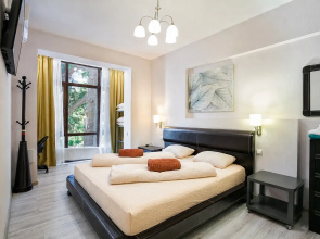 V Primorskom Parke Yalty Apartments