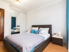 Апартаменты двухкомнатные в центре на ул.Горького 152. Сова-Дом