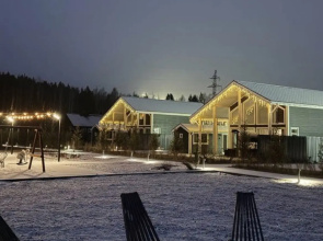 Dom s basseynom ryadom Solnechnoy dolinoy Private house