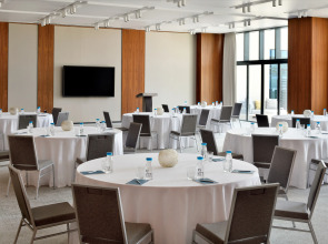 Отель Vida Emirates Hills