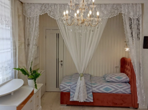 Svetlaya Veselaya Yedinichka v Dvukh Kilometrakh ot Zhd Vokzala Flat