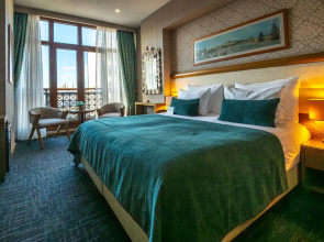 Momento Golden Horn Hotel