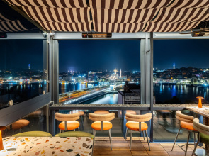 Momento Golden Horn Hotel