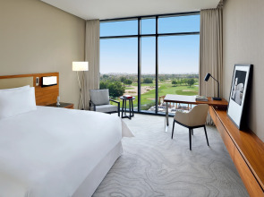 Отель Vida Emirates Hills