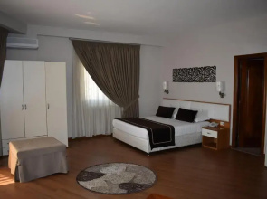 Arvi Hotel
