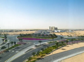 Holiday Inn Dubai al-Maktoum Airport, an IHG Hotel