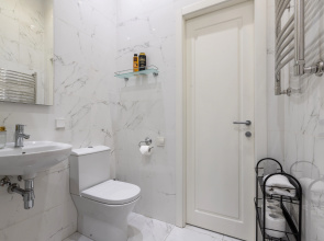 Апартаменты 4-комнатные HomeApart К.Маркса, 30