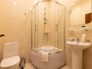 Ларго у Невского проспекта