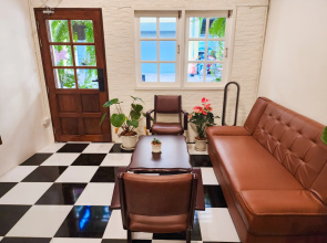 Noir Cafe and Hostel Chinatown Bangkok Hostel