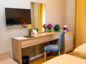 Отель Grand Midway