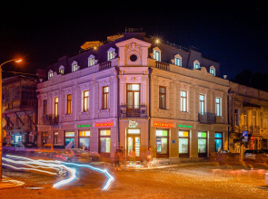 Monument 1880 Hotel