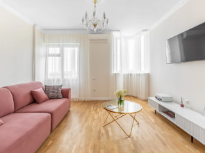 V tsentre s vidom na gory Flat