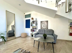 Квартира Сапфир с бассейном и видом на лес