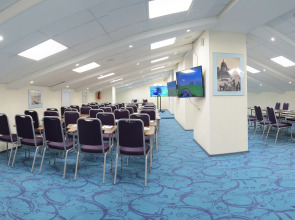 Отель Cronwell Inn Стремянная