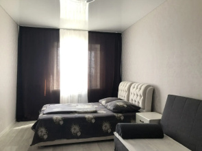 2-Kh Komnatnaya Na Solnechnoy Storone Flat