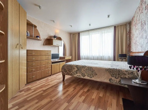 Квартира Большая 4-х комнатная квартира недалеко от центра