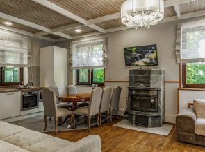 Sovremenny S Baney I Basseynom Private house
