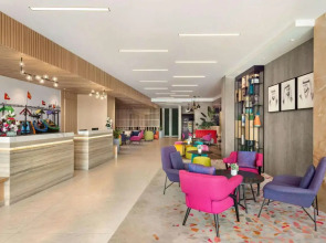 Отель La Quinta by Wyndham Dubai Jumeirah