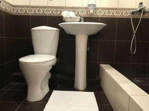 Tri Bogatyirya Guest House