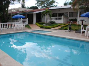Jardin del Lago Apart-Hotel