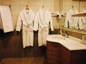 Отель Ganjali Plaza