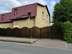 V Tsentre Goroda Private house
