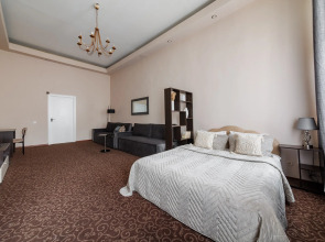 Апартаменты 4 спальни на Владимирском