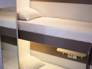 Хостел Петя и Волк