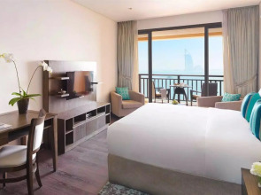 Курортный отель Anantara The Palm Dubai Resort