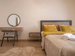 Dvukhspalnie S Gostinoy Komnatoy V Tsentre Goroda Apartments