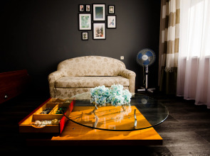 Апартаменты Квартирный Вопрос на Строителей 8