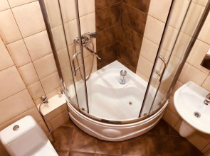 Апартаменты двухкомнатные в центре у озера