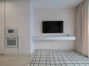 Квартира с большим балконом у метро